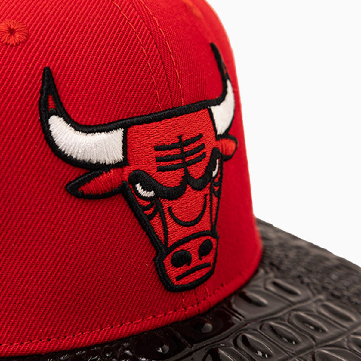 Chicago Bulls NBA Leather Visor Snapback Hat