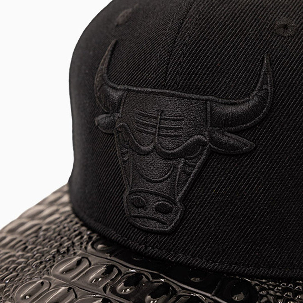 Chicago Bulls NBA Leather Visor Snapback Hat