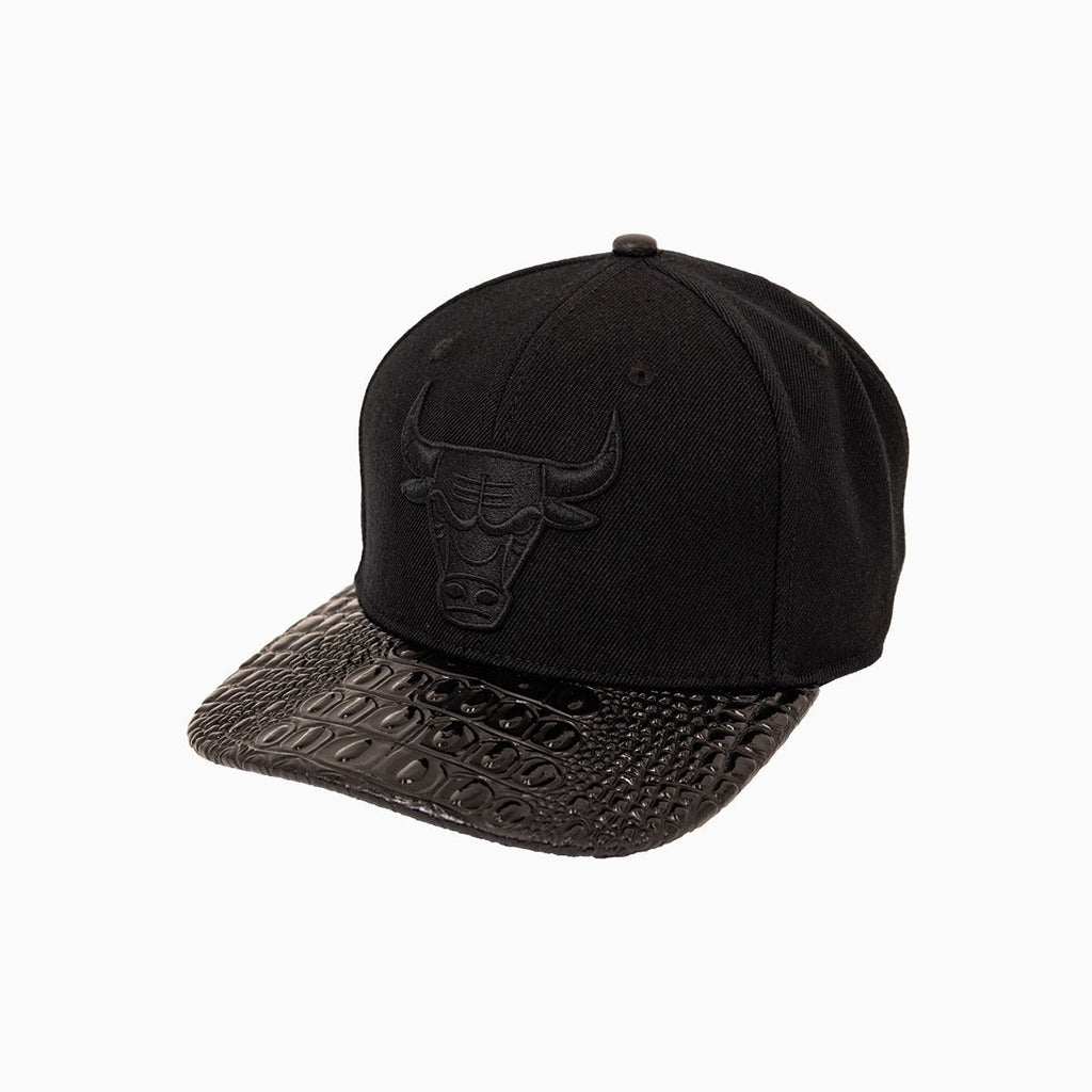Chicago Bulls NBA Leather Visor Snapback Hat